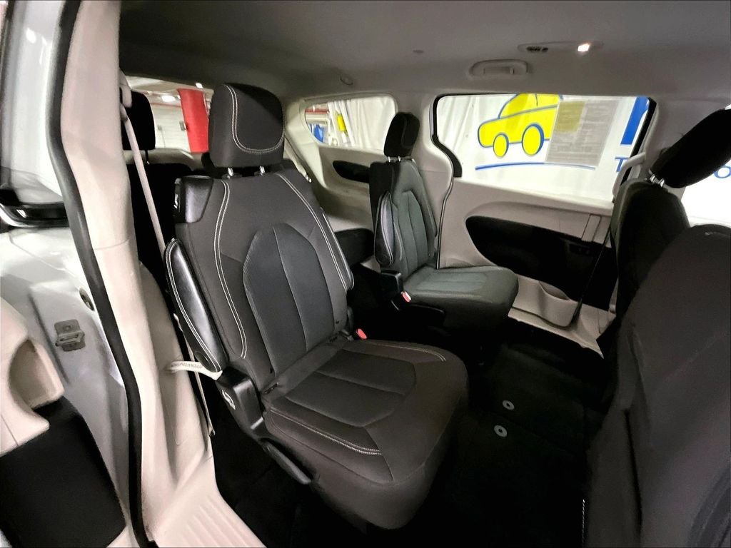 Used 2024 White Chrysler LX image 14