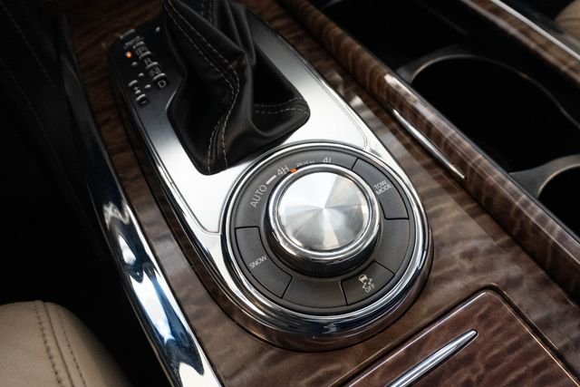 Used 2019 White Nissan Platinum image 39
