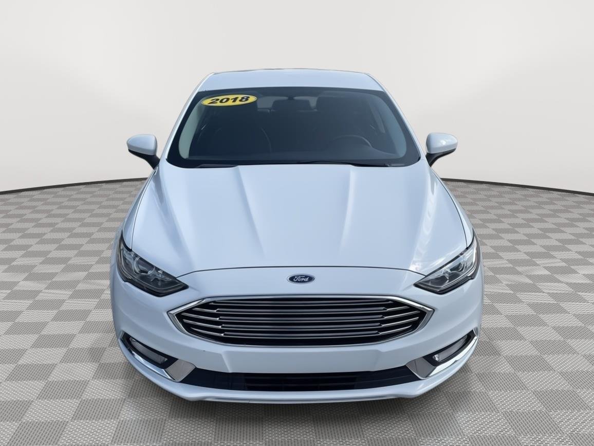 Used 2018 Oxford White Ford SE image 9