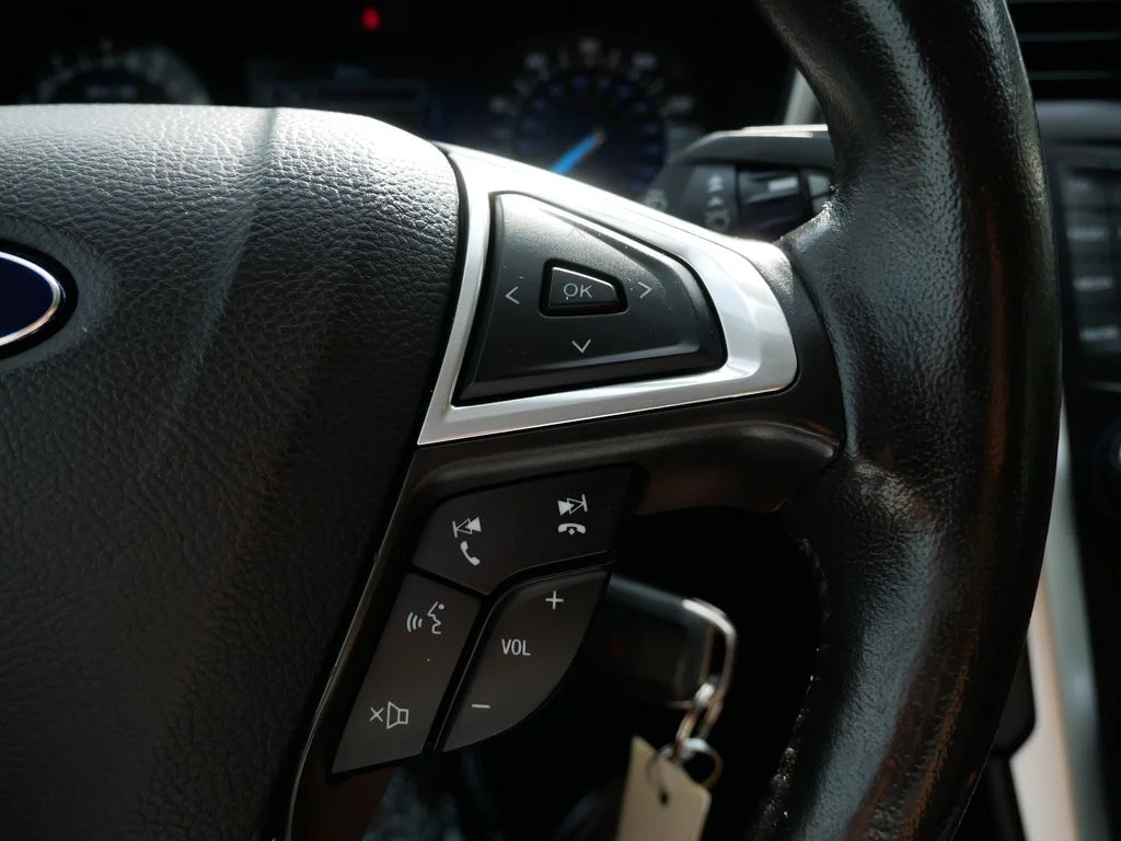 Used 2014 Silver Ford SE image 18