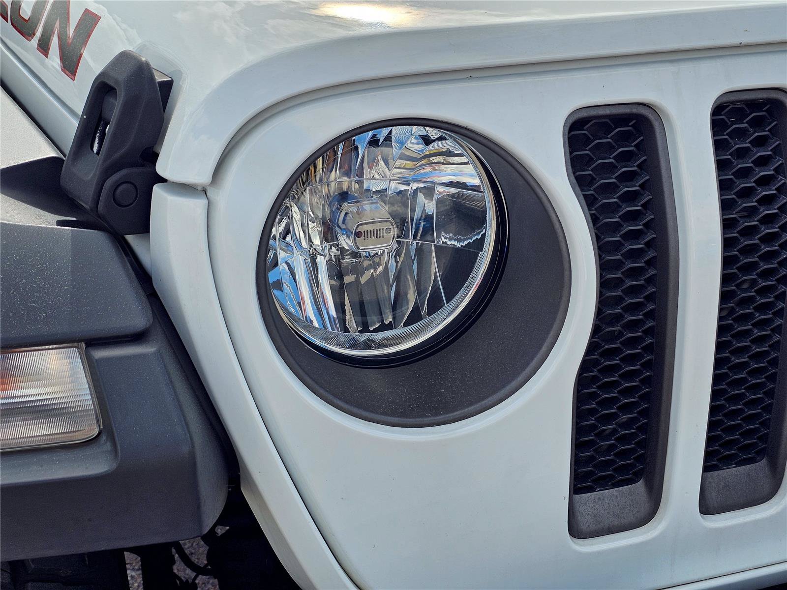 Used 2020 Bright White Clearcoat Jeep Rubicon image 3