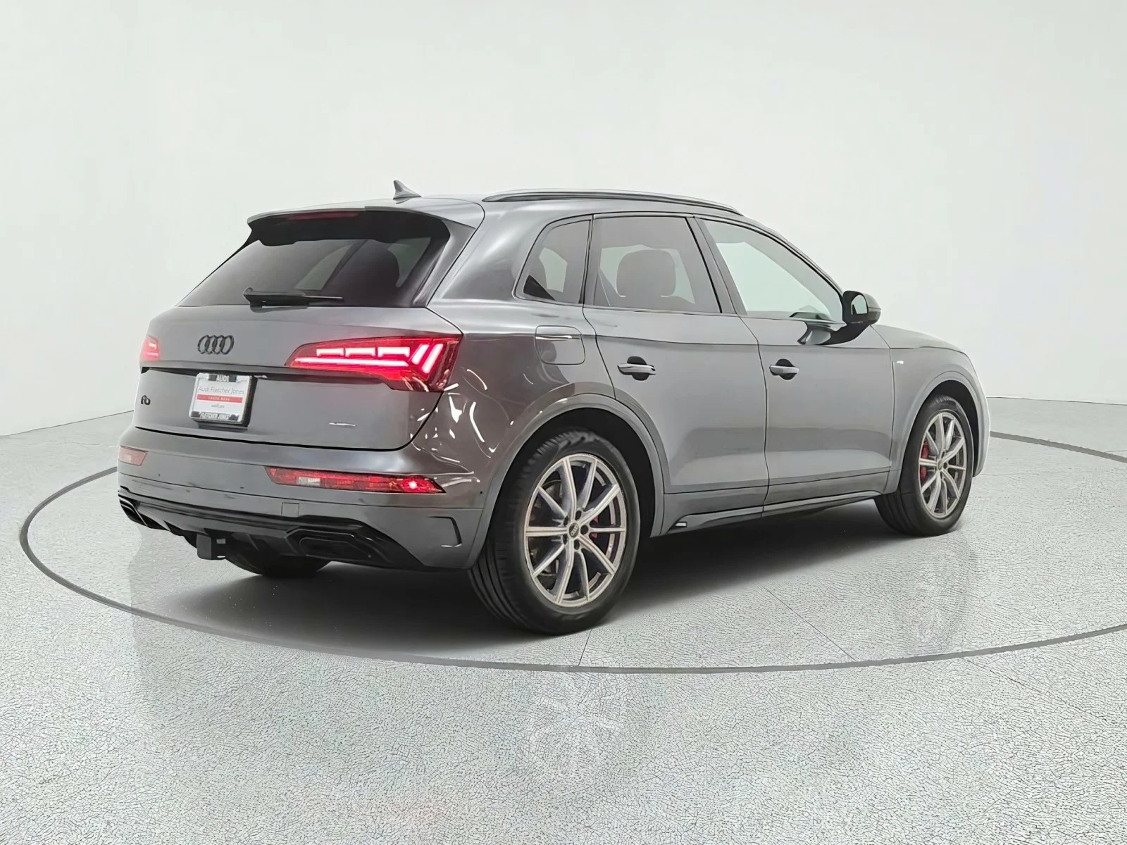 Used 2024 Daytona Gray Pearl Effect Audi S line Prestige 55 TFSI e quattro image 5
