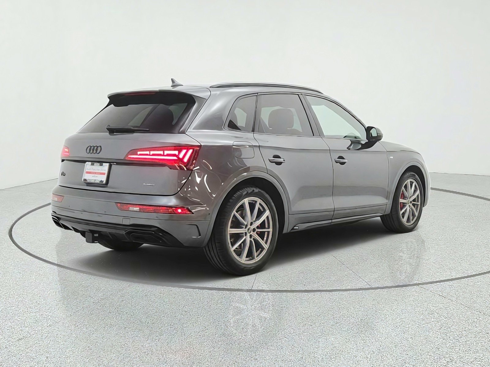 Used 2024 Daytona Gray Pearl Effect Audi S line Prestige 55 TFSI e quattro image 5