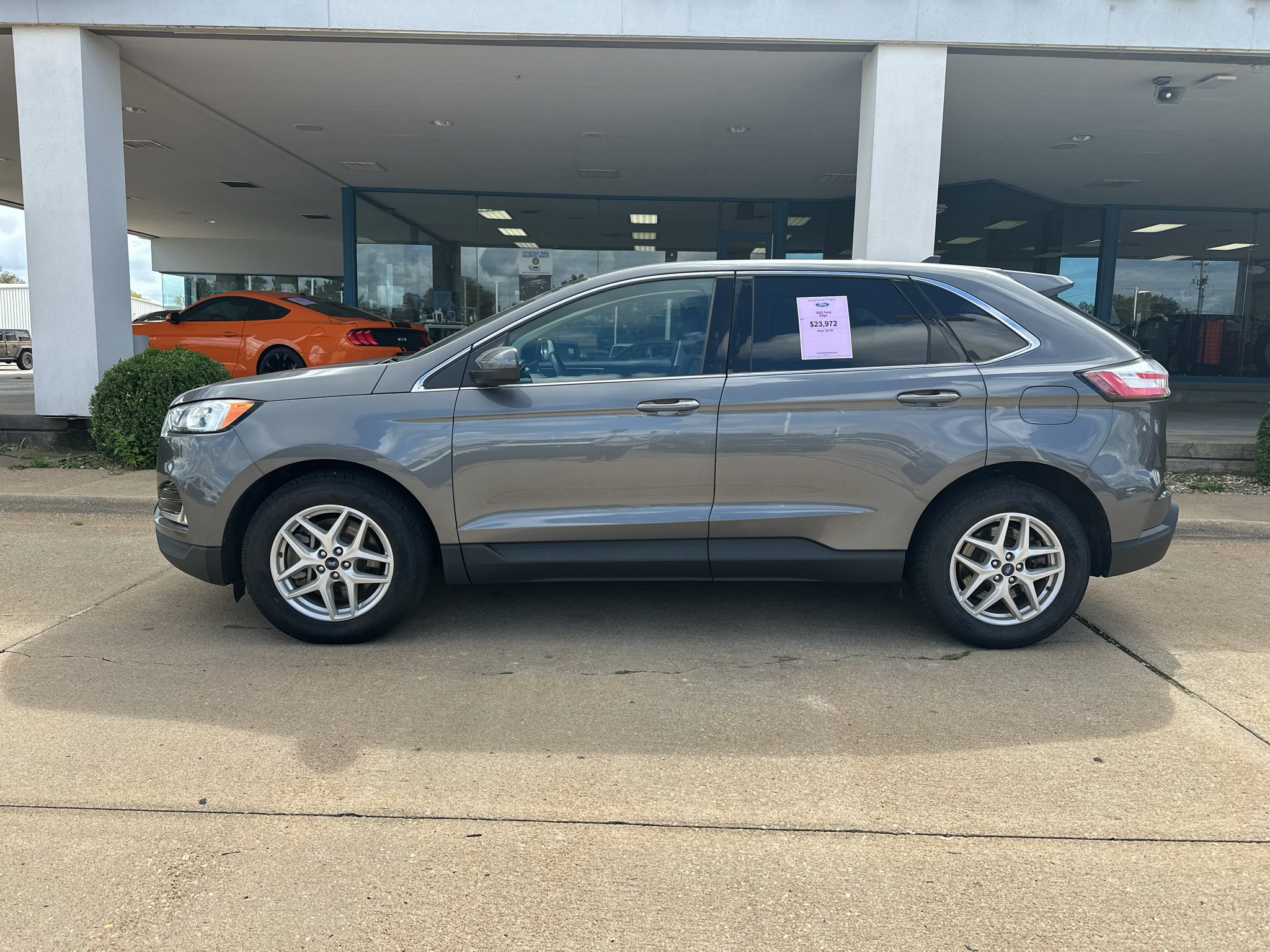 Used 2022 Carbonized Gray Metallic Ford SEL image 12
