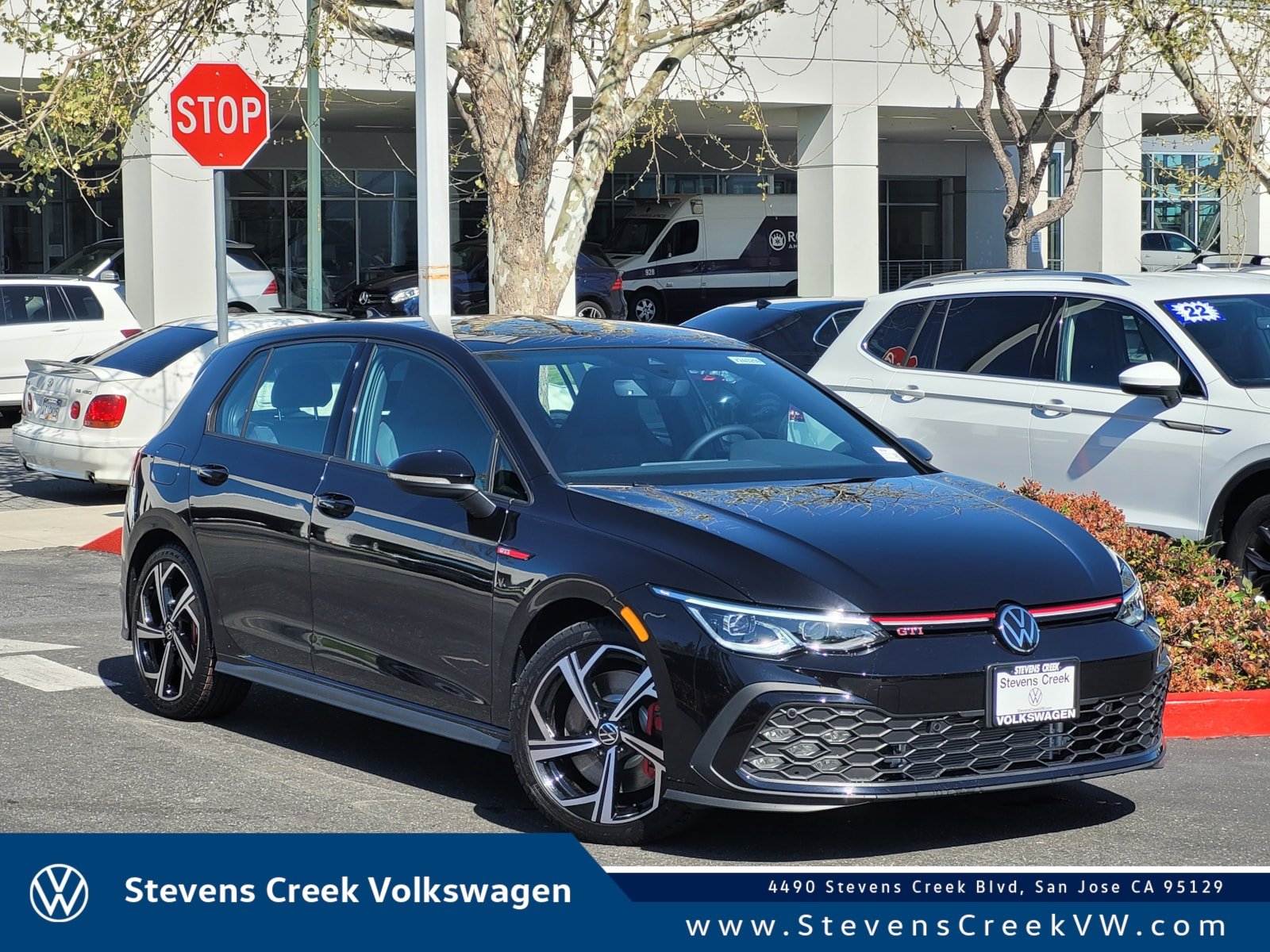 2024 Volkswagen Golf GTI 2.0T SE 4-door DSG's photo