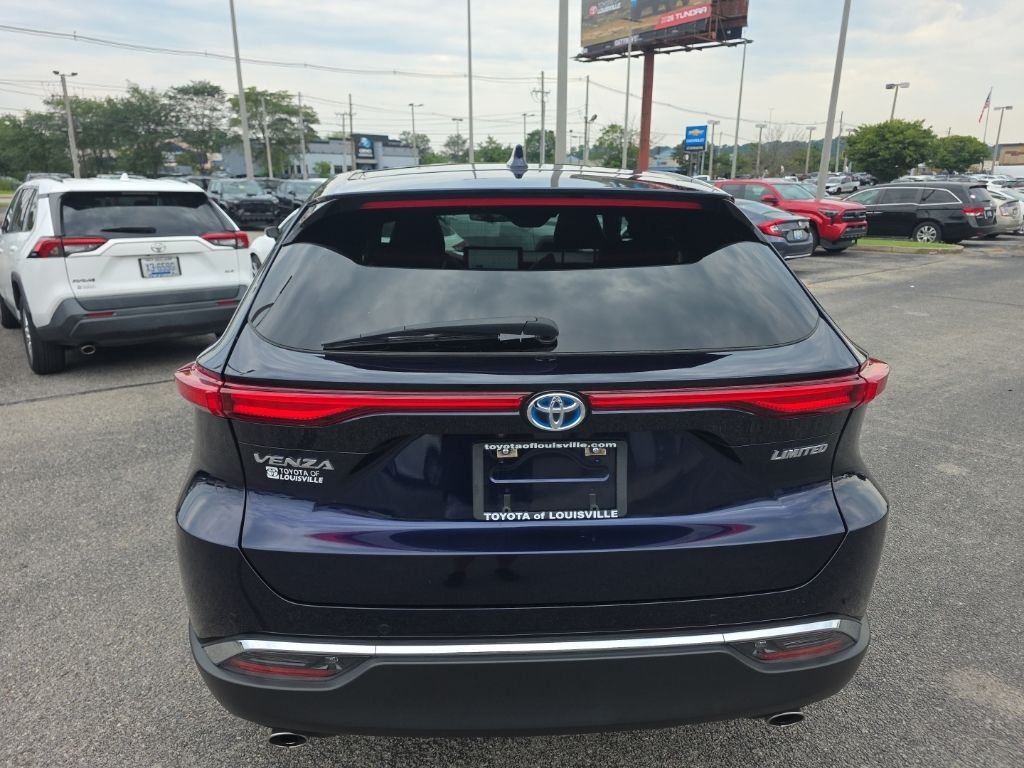 Certified Used 2023  Toyota Limited image 6