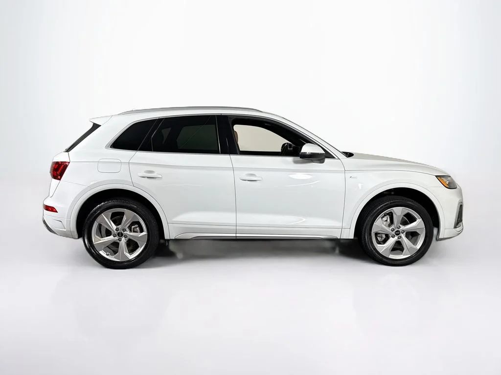 Used 2024 Glacier White Audi 45 S line Premium image 6