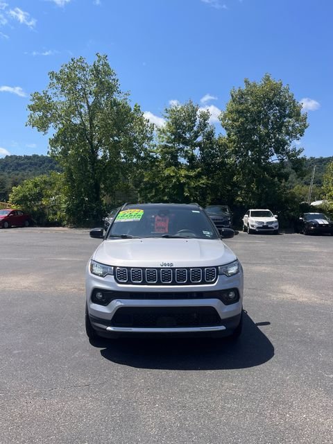 Used 2024 Silver Jeep Limited image 3