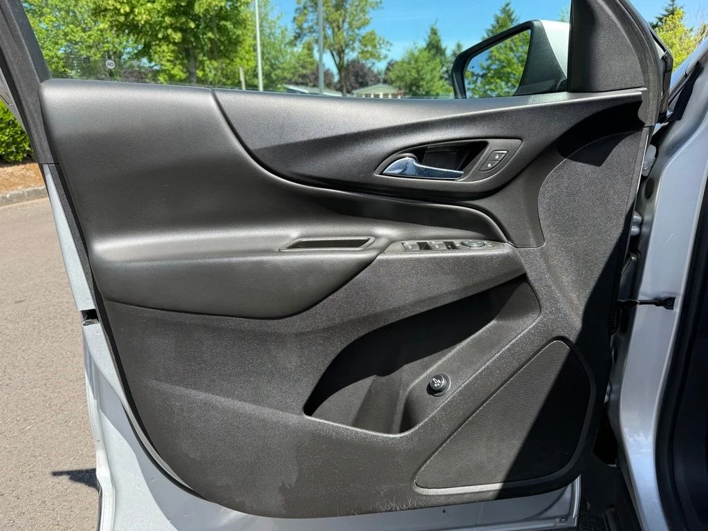Used 2022 Silver Ice Metallic Chevrolet LT image 16