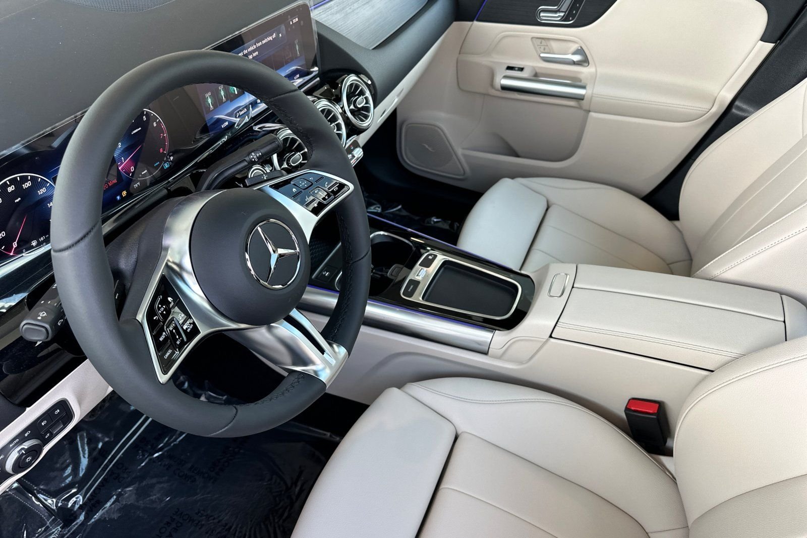 New 2026 Black Mercedes-Benz GLA 250 image 10