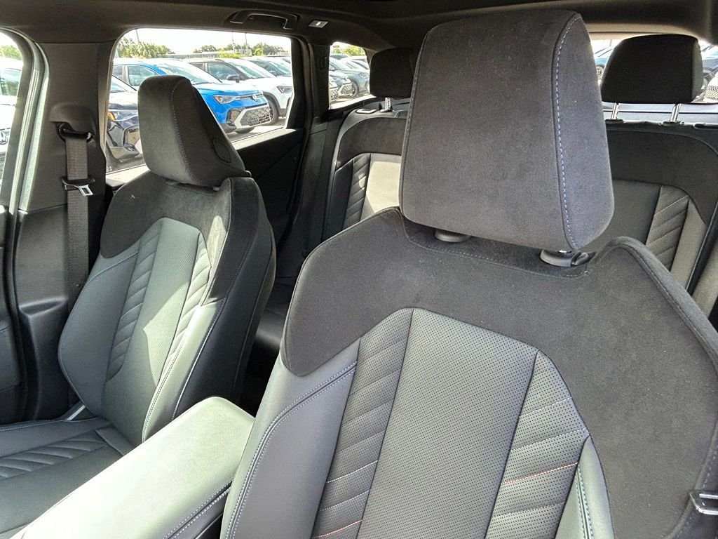 Used 2025 Black BMW M50 xDrive image 18