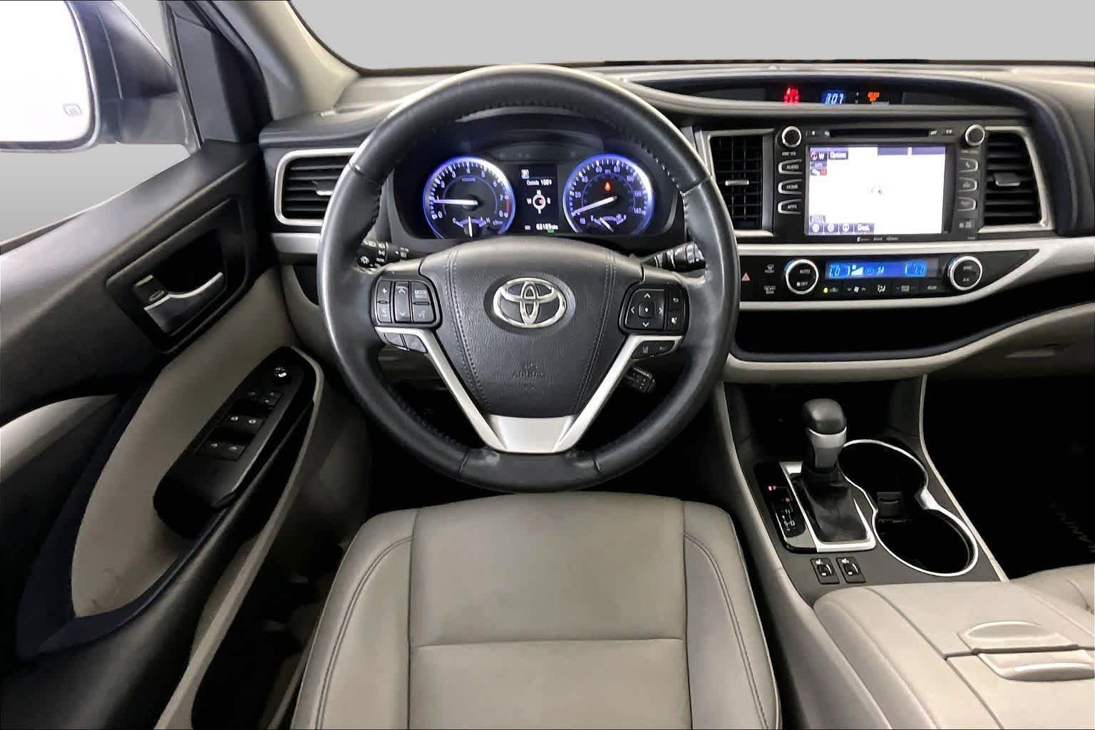 Used 2019 Celestial Silver Metallic Toyota XLE image 6