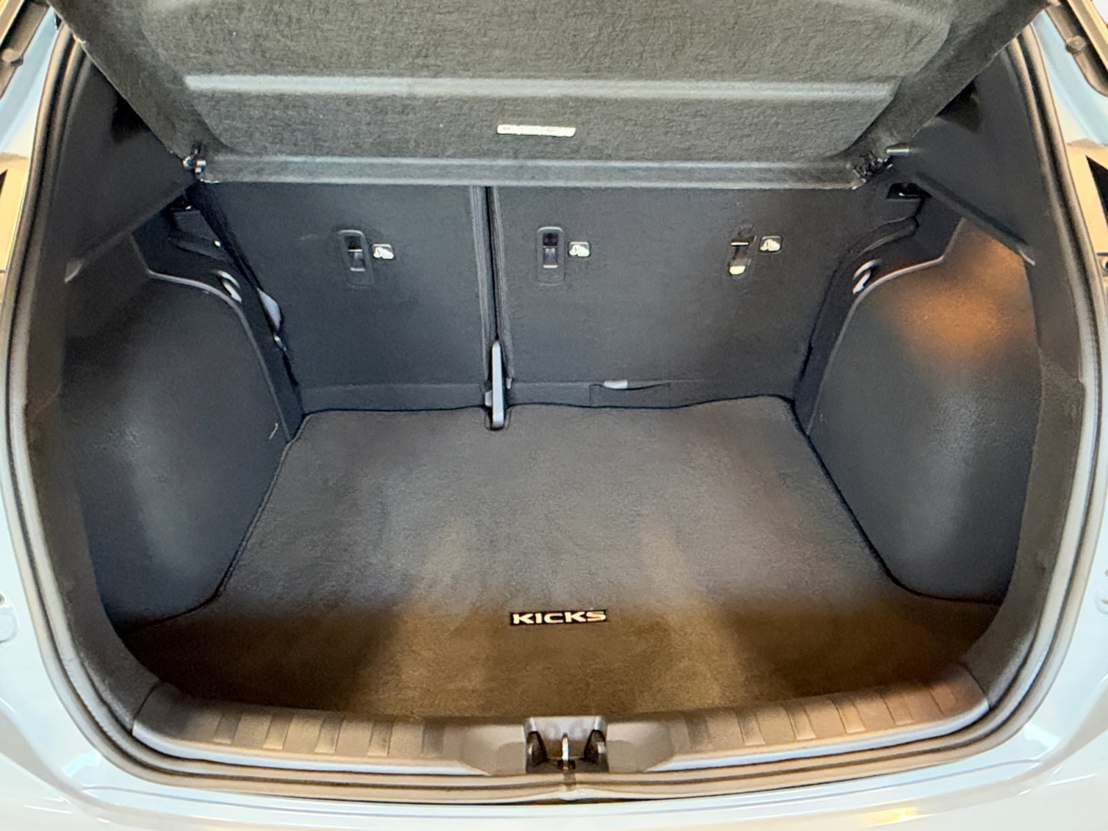 Used 2023 Gray/Super Black Nissan SR image 13