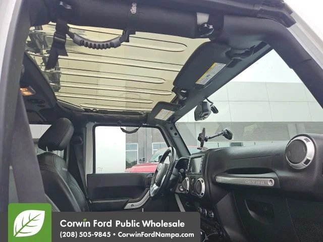 Used 2016 White Jeep Unlimited Rubicon image 5