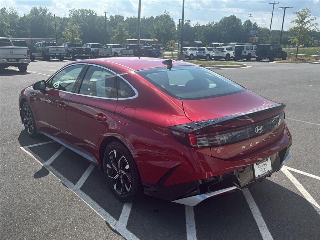 Used 2025 Ultimate red Hyundai SEL image 7