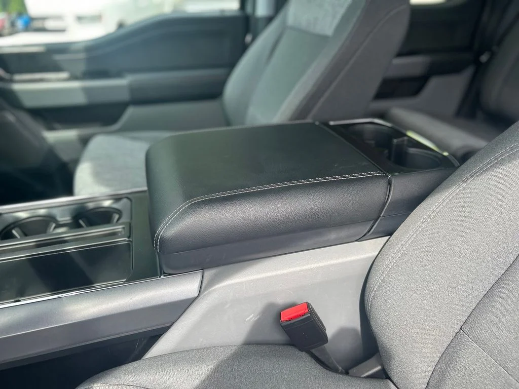 Used 2022 Silver Ford XLT image 9