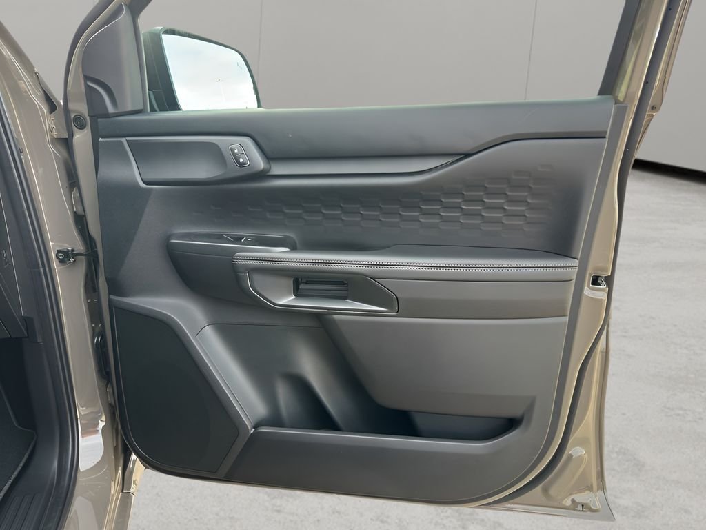 New 2026 Marsh Gray Ford XLT image 29