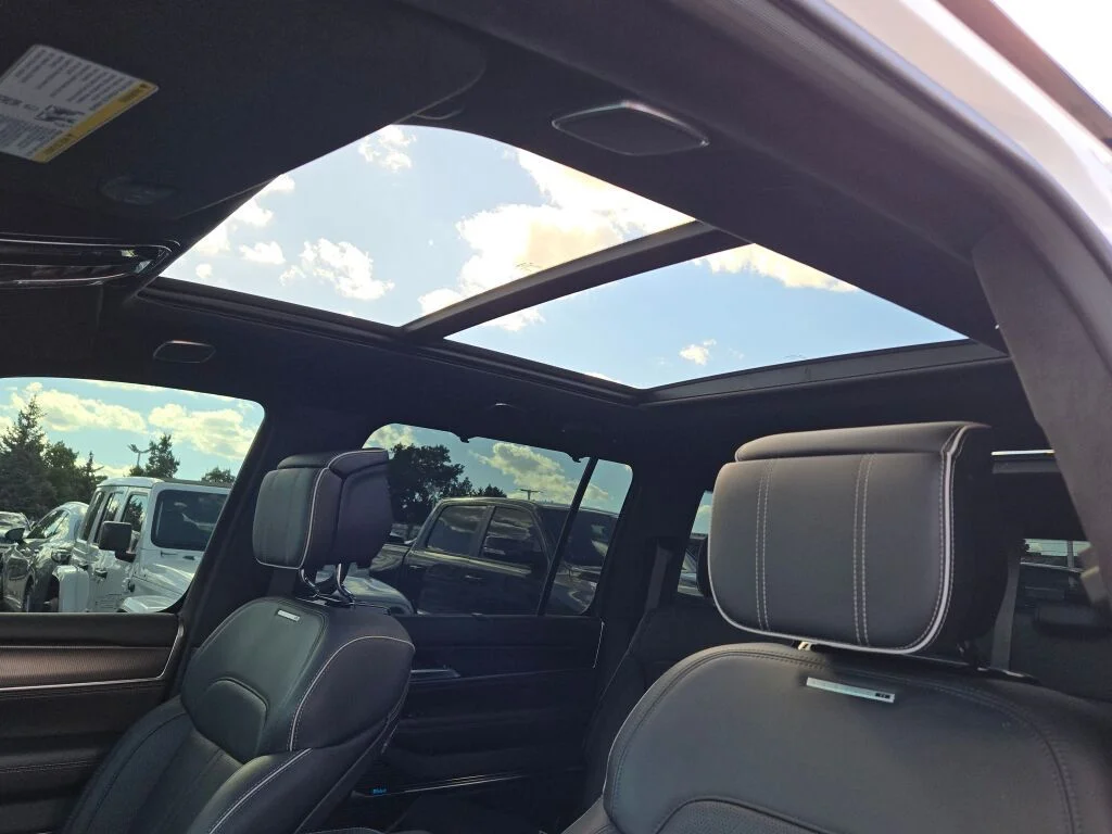 Used 2025 White Jeep Series II image 30