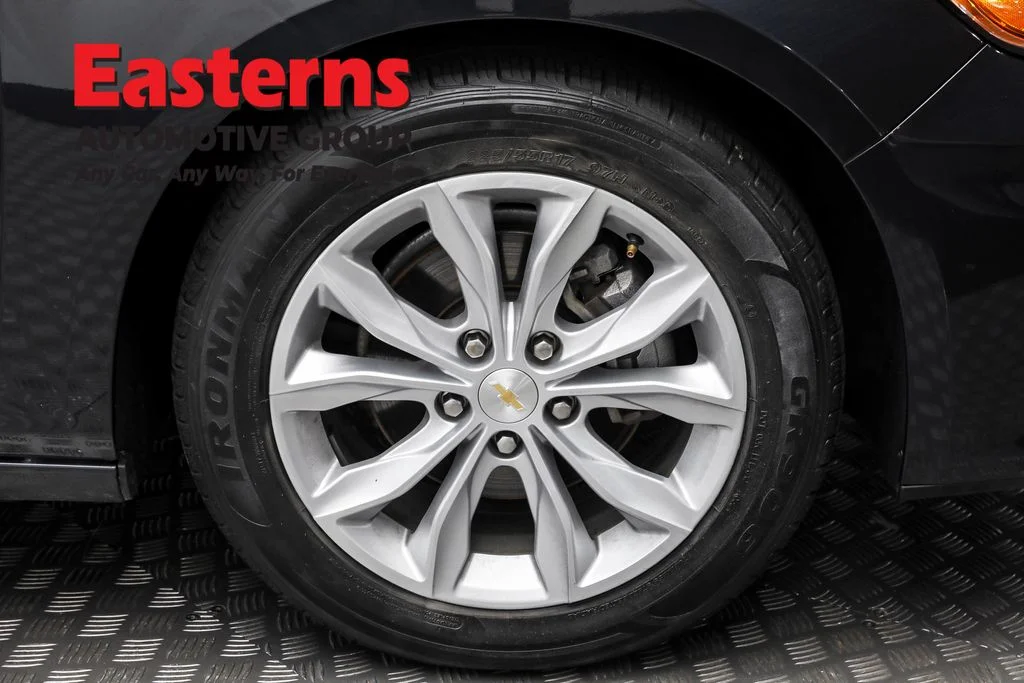 Used 2023 Gray Chevrolet LT image 30