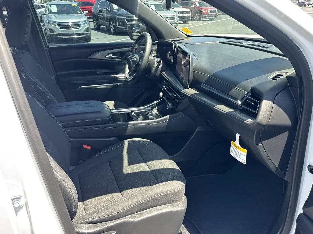 Used 2026 White Chevrolet LT image 29