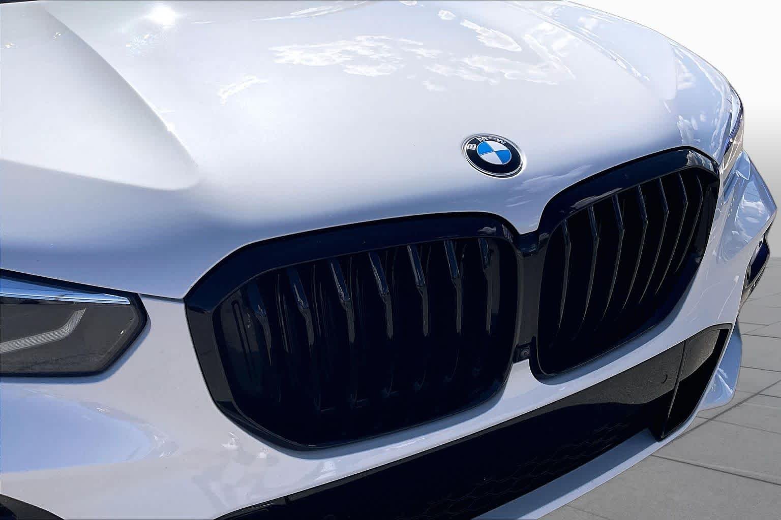 Used 2022 Mineral White Metallic BMW xDrive40i image 28