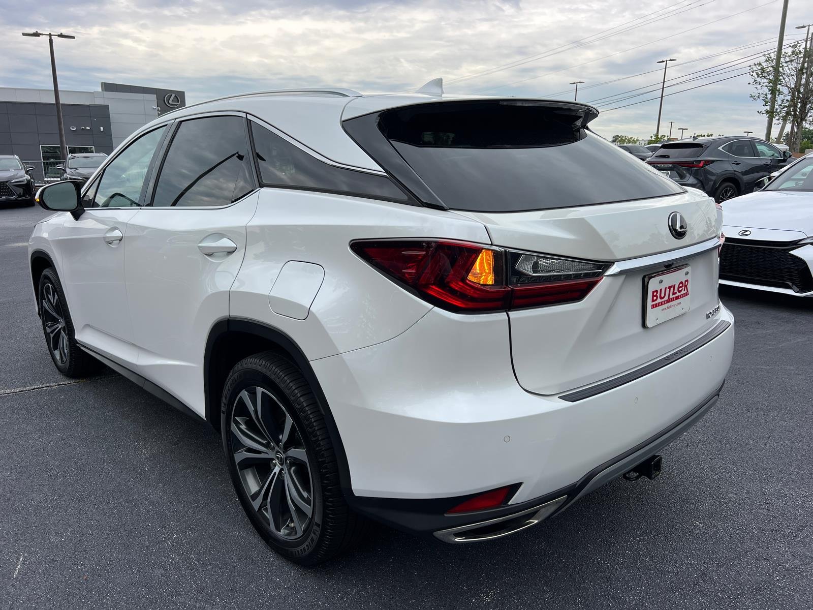 Used 2021 Eminent White Pearl Lexus R350 image 8