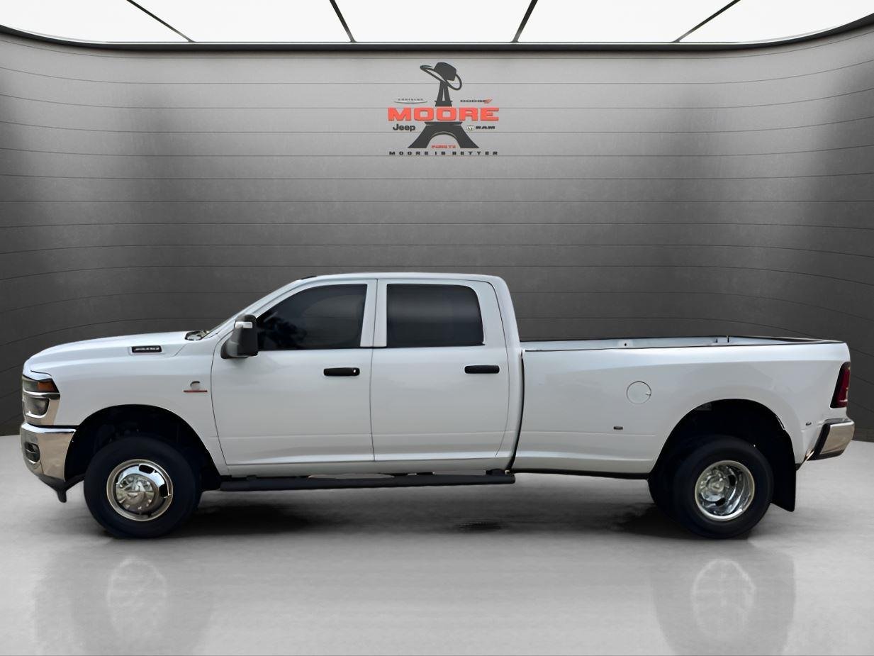 New 2026 Bright White Clear-Coat Exterior Paint RAM Tradesman image 5