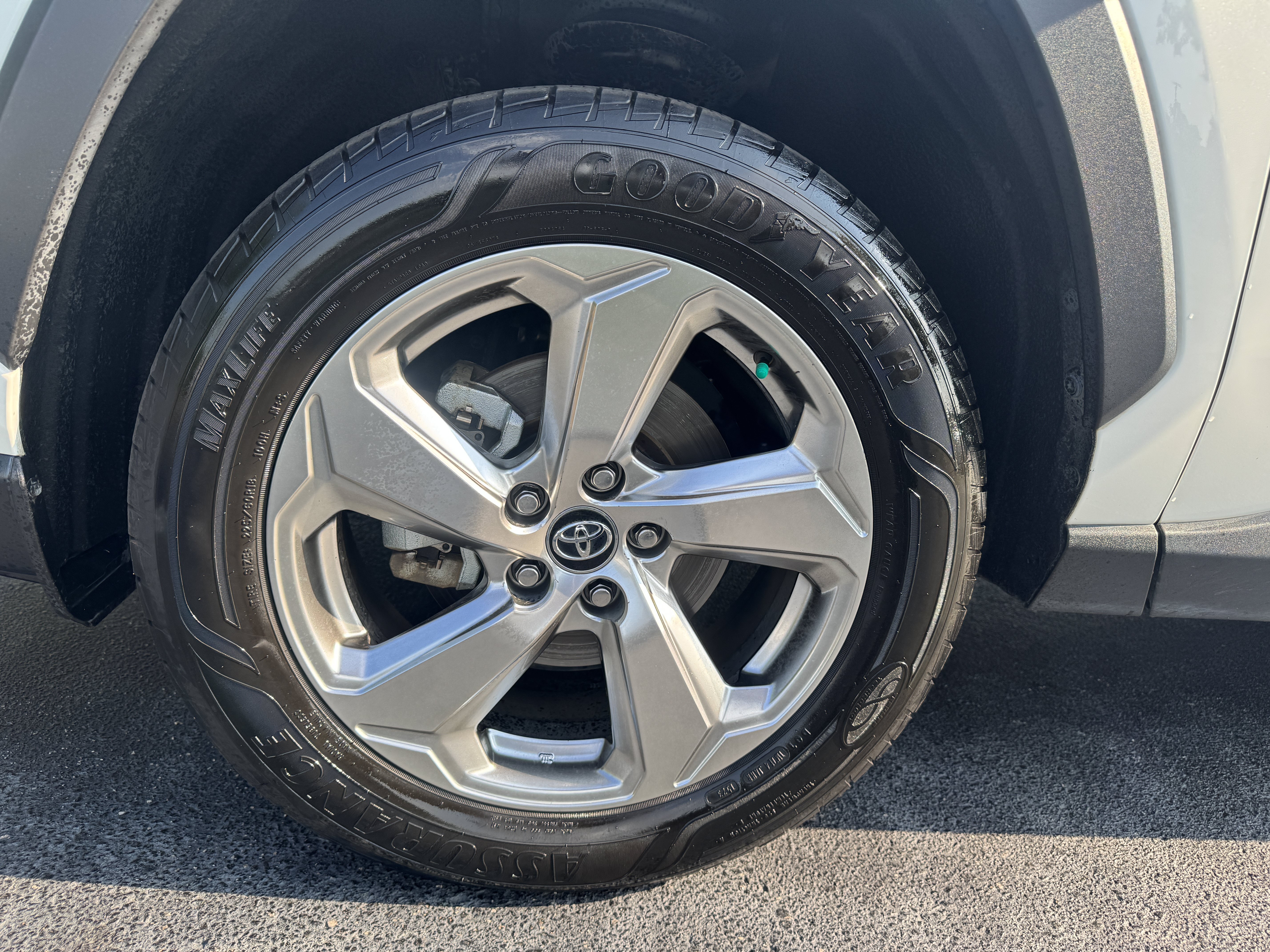 Certified Used 2020 Blizzard Pearl Toyota Hybrid Limited image 8