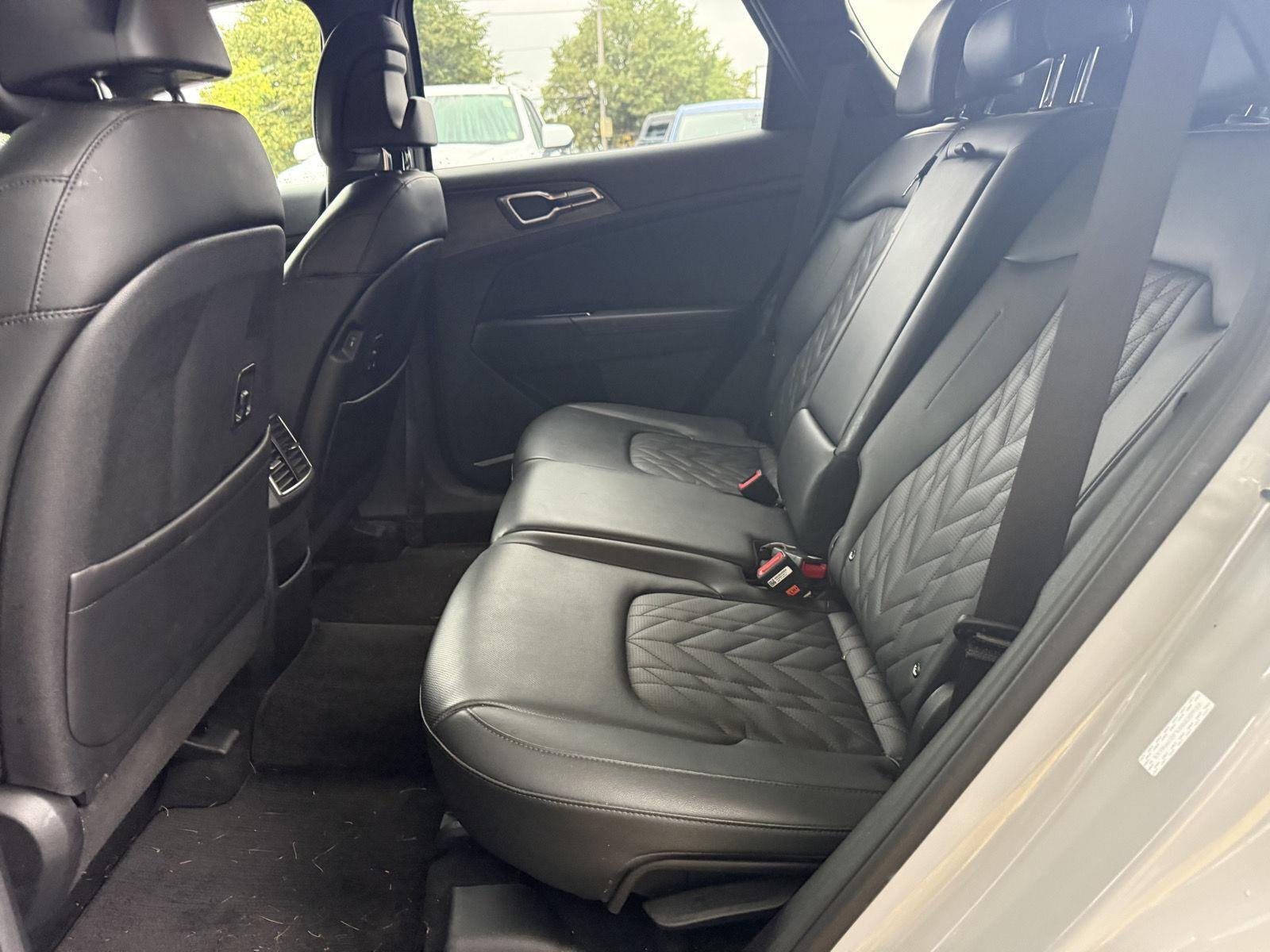 Used 2025 Wolf Gray Kia X-Line image 11