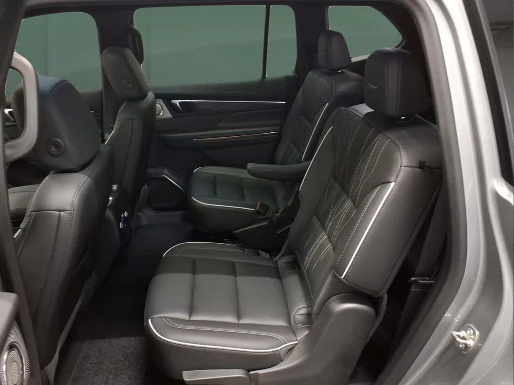 Certified Used 2025 Gray Buick Avenir image 25