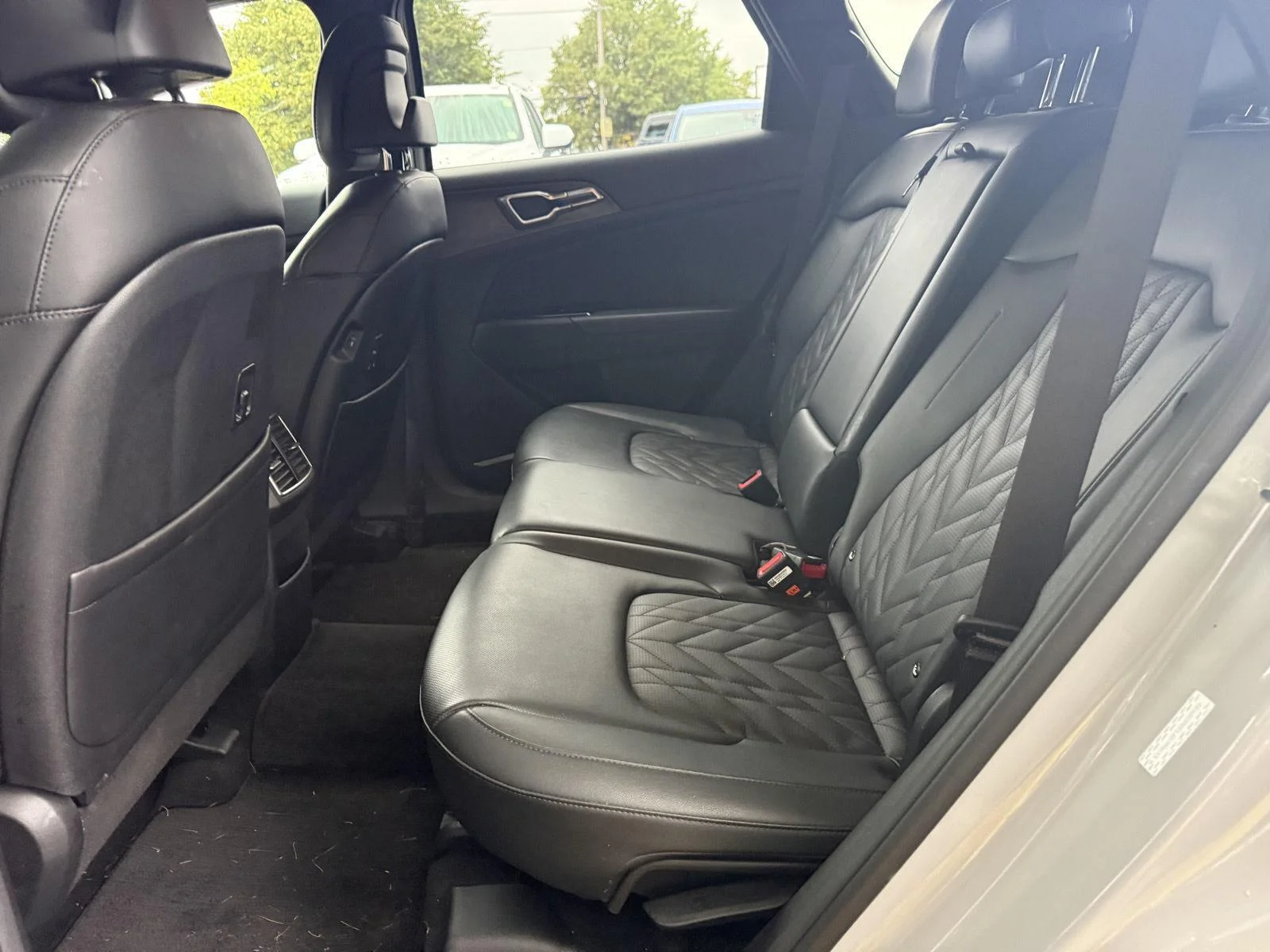 Used 2025 Wolf Gray Kia X-Line image 11
