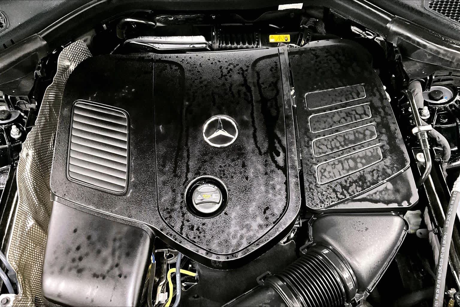 Used 2026 040/Black Mercedes-Benz GLC 300 image 30
