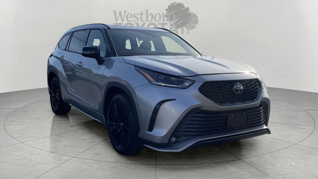 Used 2025 Silver Toyota XSE image 1