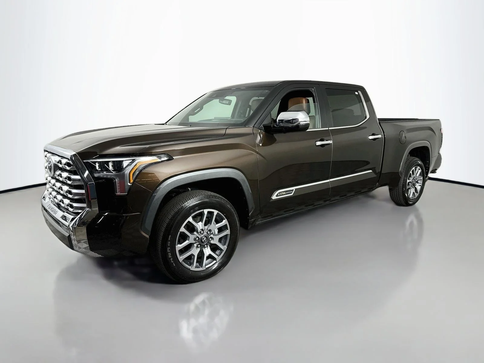 Certified Used 2025  Toyota 1794 image 3