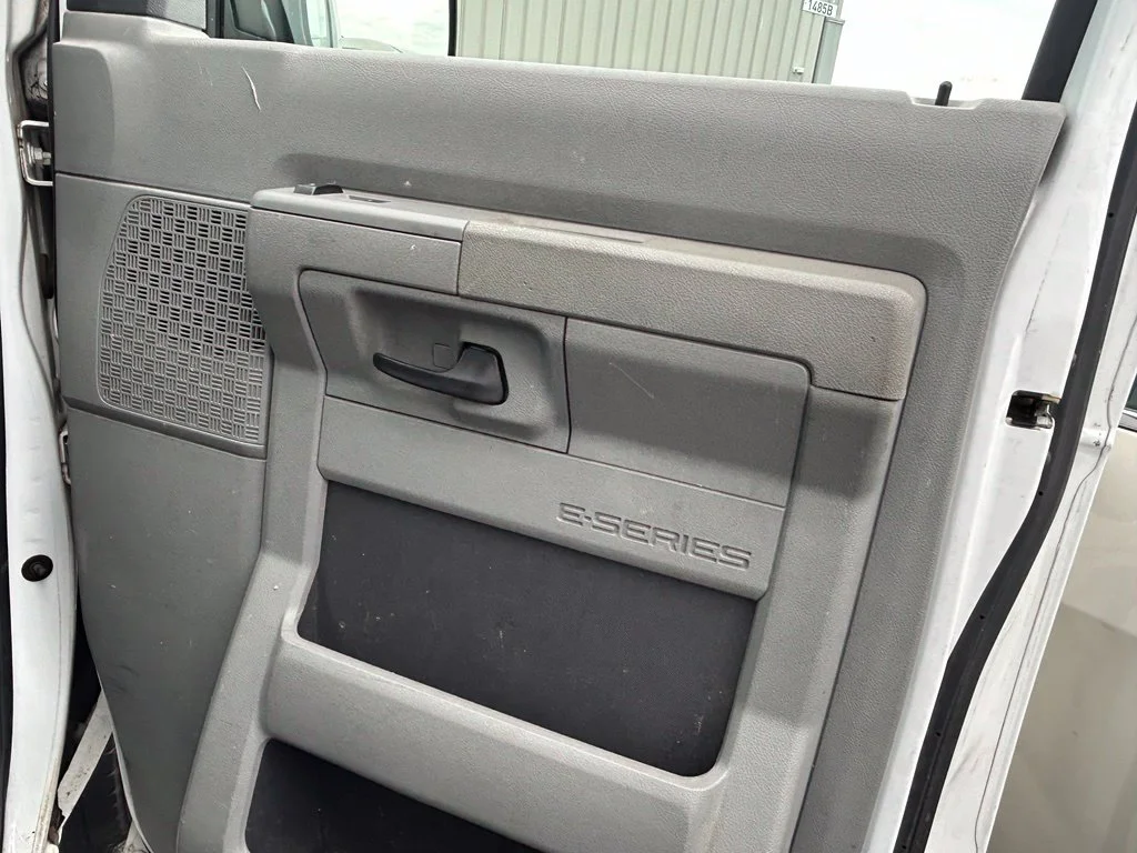 Used 2013 Oxford White Ford Commercial image 11