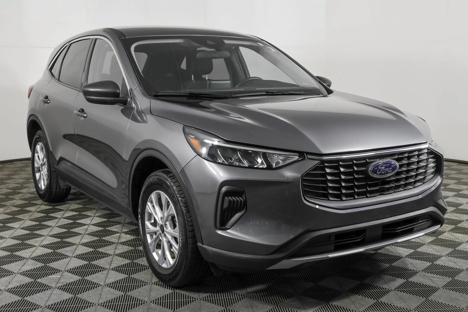 Used 2024 Gray Ford Active image 13