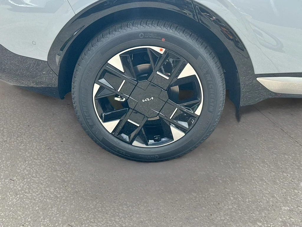 New 2026 Wolf Gray Kia SX Prestige image 32