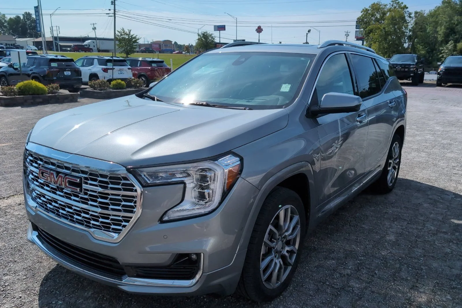 Used 2024 Sterling Metallic GMC Denali image 9