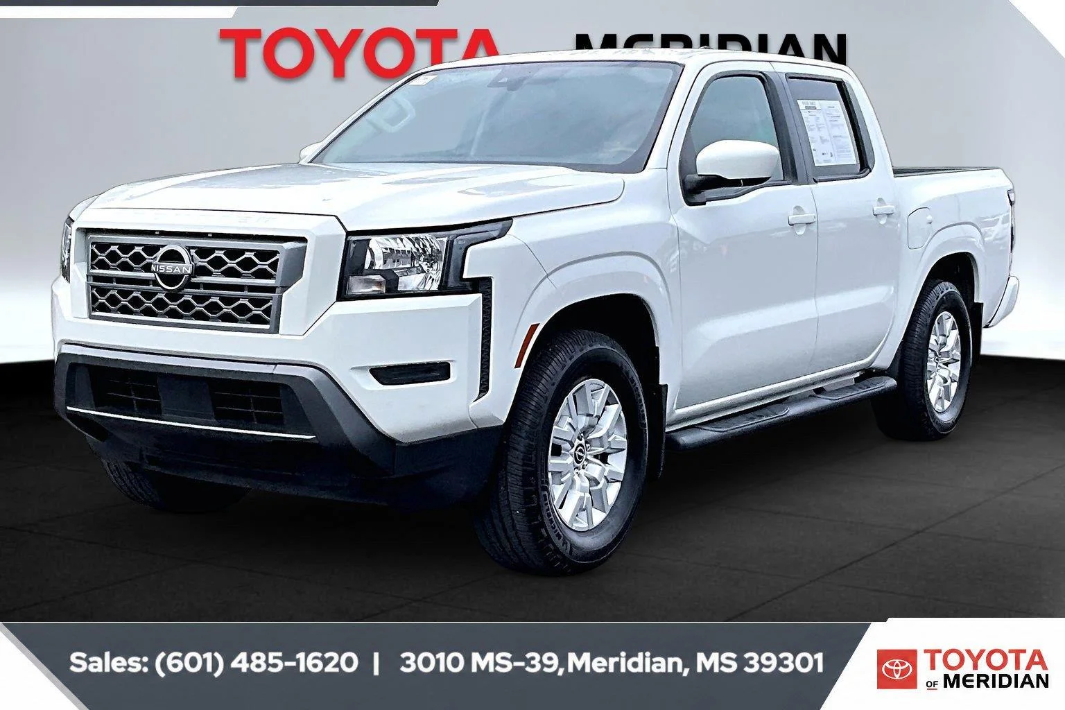 Used 2022 Glacier White Nissan SV image 10
