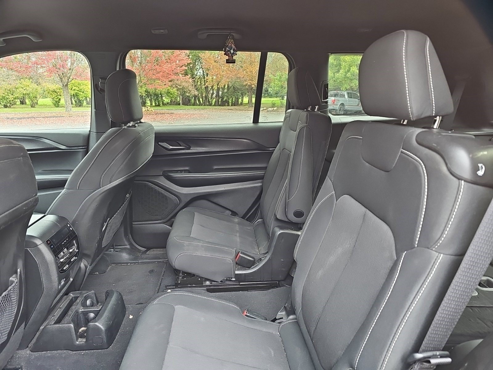 Certified Used 2025 Baltic Gray Metallic Clearcoat Jeep Laredo image 15