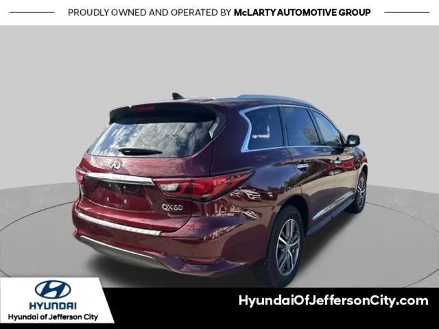 Used 2019 Red INFINITI LUXE image 3