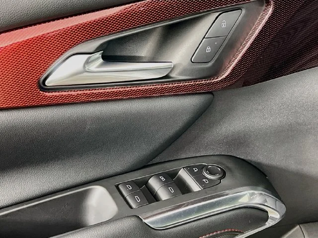 Used 2025 Gray Chevrolet Z71 image 9