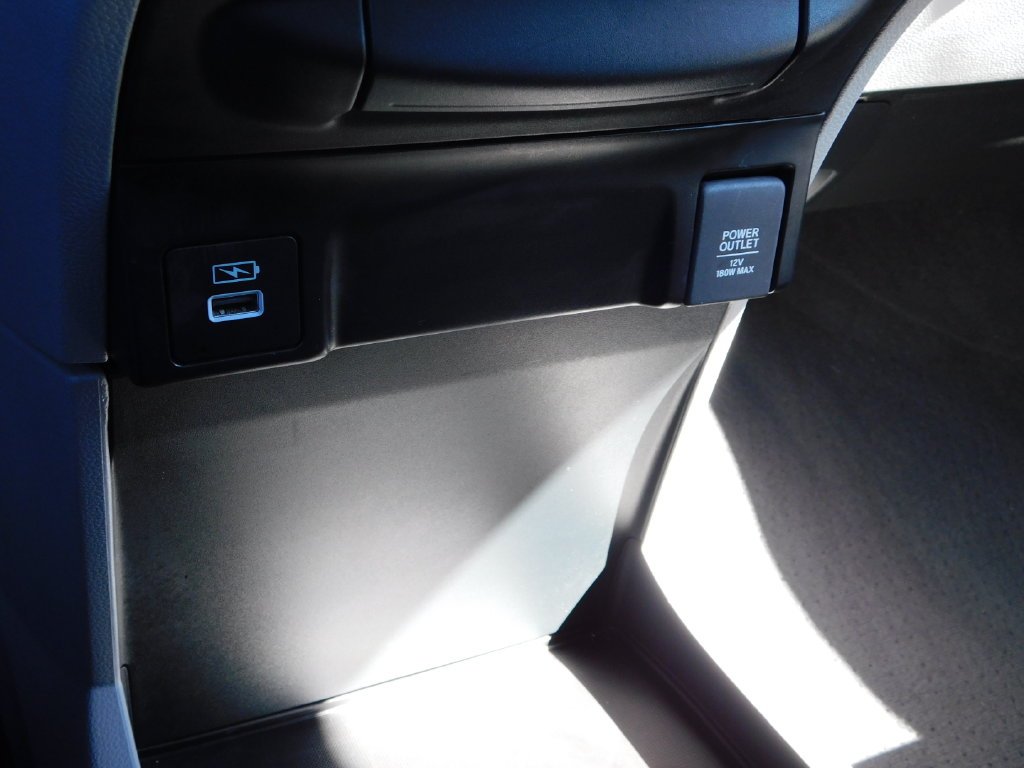 Certified Used 2024 Lunar Silver Metallic Honda EX-L image 46