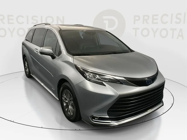 2021 Toyota Sienna XLE