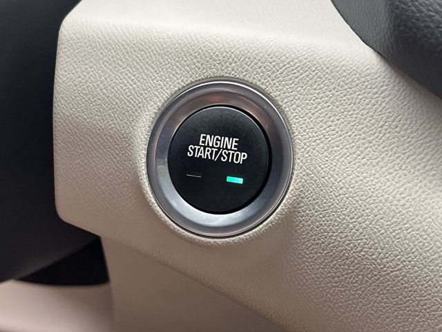 Used 2024 White Frost Tricoat GMC Denali image 22