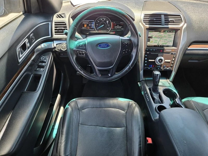 Used 2016 SHADOW BLACK Ford Limited image 10