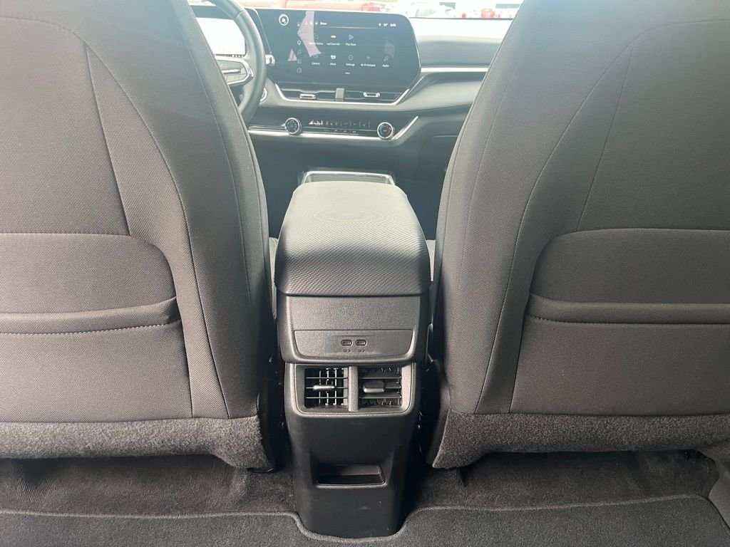 Used 2025 Summit White Chevrolet LT image 26