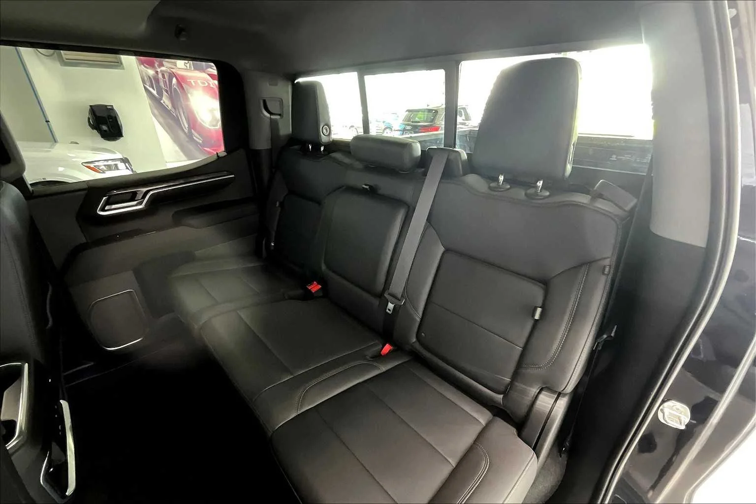 2022 Chevrolet Silverado 1500 LTZ - Photo 25
