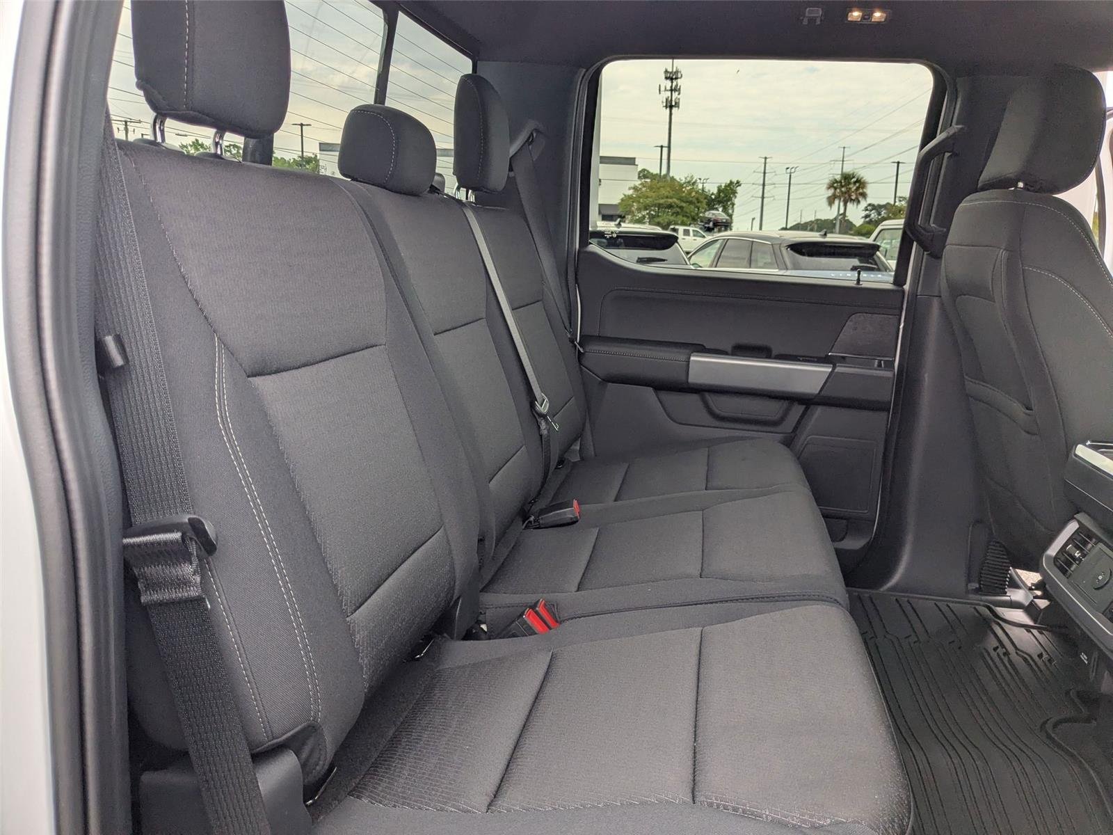 New 2026 Oxford White Ford XLT image 29