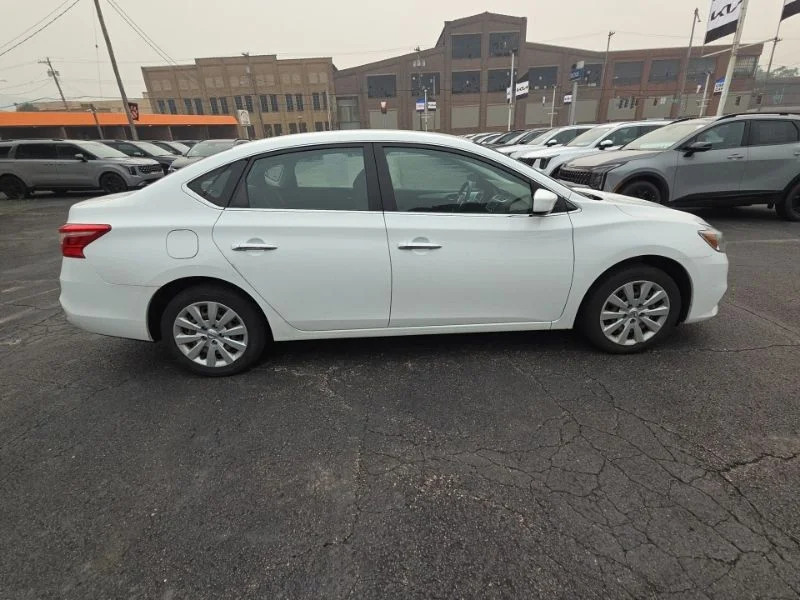 Used 2016  Nissan SR image 8